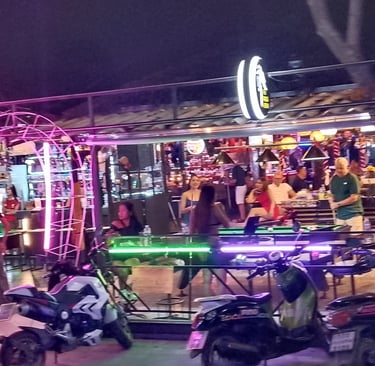 Outside view of bars at Wonderland 2 in Hua Hin