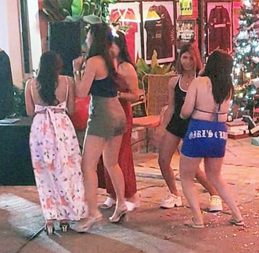 Thai women dancing on Soi 80 in Hua Hin