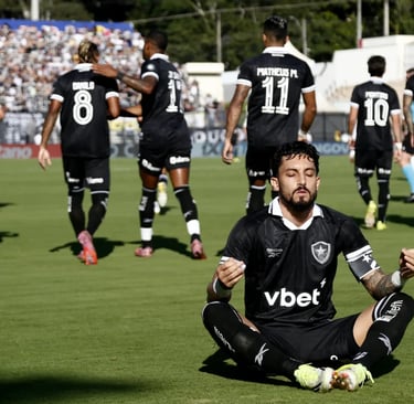 Alex Telles comemorando gol