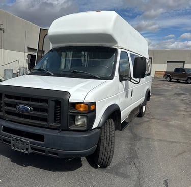 Mobile grooming van or mini-bus for rent