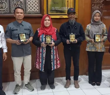 Penghargaan Filosofi Tridaya Upaya Karsa #4 yang diselenggarakan oleh Padepokan Filosofi 