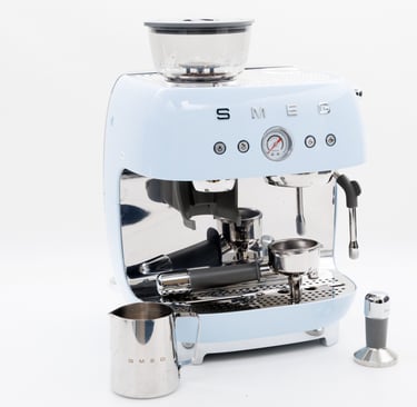 Smeg 50’s Style Espresso Coffee Machine with Grinder (EGF03)