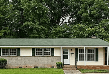 Picture of front of pilot project house