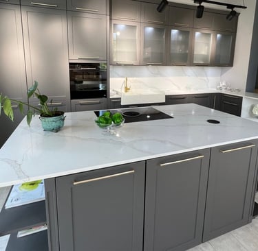 "kvarco stalviršis virtuvėje"