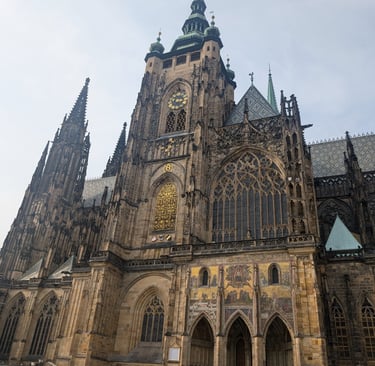 Big fucking castle in Prague. One of the many incredible sights we saw that week in 2024