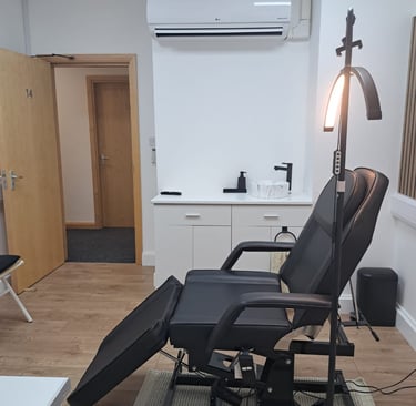 Fully equipped beauty room for rent in Solihull with modern furnishings