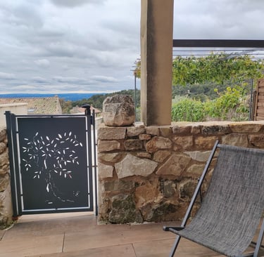 Entspannen Sie sich auf der Terrasse am Fuße des Mont Ventoux im Maison d'Yvette