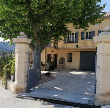 La Maison d'Yvette Gîte de location de Vacances en Provence