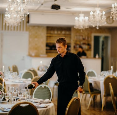 sommelier et formation de personnel de restaurant