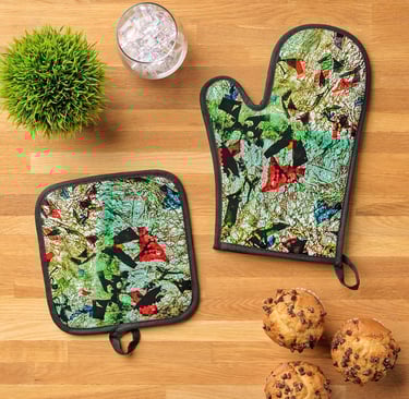 White texture abstract oven mitt and pot holder