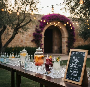 Estación de bar de cócteles y bebidas personalizadas para eventos en Málaga, servicio de La Santa