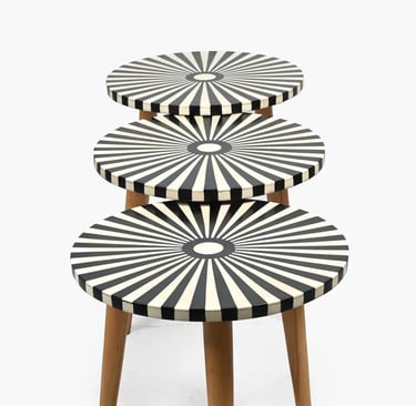 Handmade resin table with bone inlay and wood inlay – customizable in size and color.