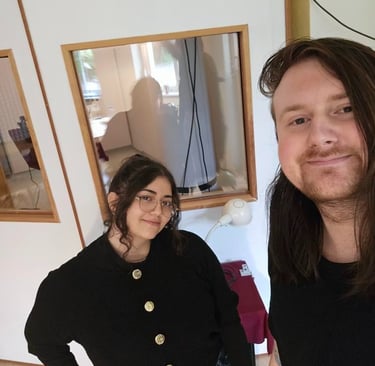 Melissa (Tusnumo) und Luca Snow im Hörbuch Tonstudio Berlin zur Hörspielaufnahme von "Existence"