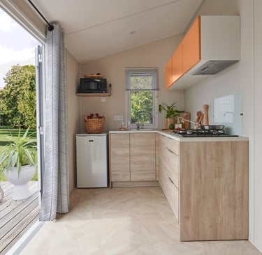 Cuisine fonctionnelle et moderne dans un mobil-home 2 chambres à Sarzeau. #sarzeau #camping #borddemer