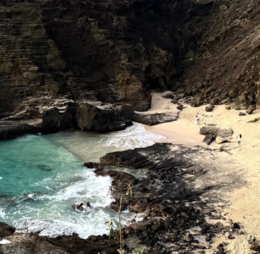 Halona Cove, Eternity Beach, a secluded cove with turquoise water and dark cliffs