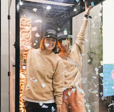 cabine de vento R.A Players com pessoas alegres