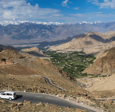 Toyota Innova taxi in Leh, Ladakh