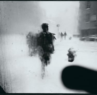 Saul Leiter 'Snow' (1960) © Saul Leiter Foundation, courtesy Howard Greenberg Gallery