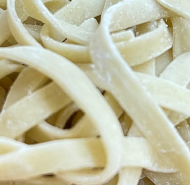 mie basah gepeng lebar