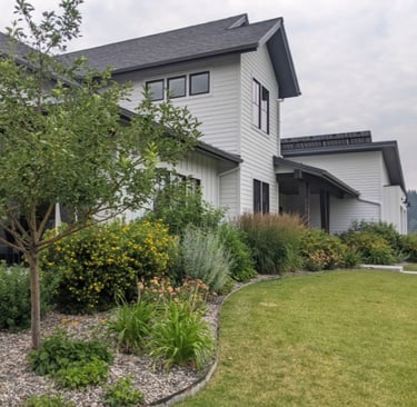 a building with a lot of windows and a lot of windows