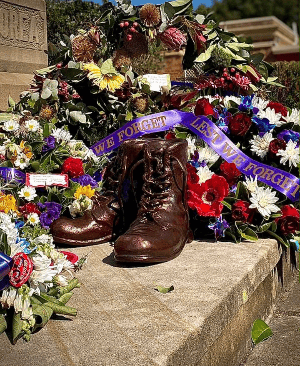 Riversone NSW, Australian serviceman monument.