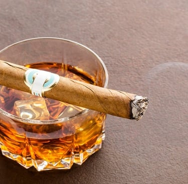 Cigar on the Whisky glass