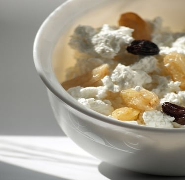 Cottage Cheese and Raisins