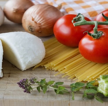Mozzarella, tomatoes and vegetables
