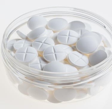 White pills of artificial sweetener