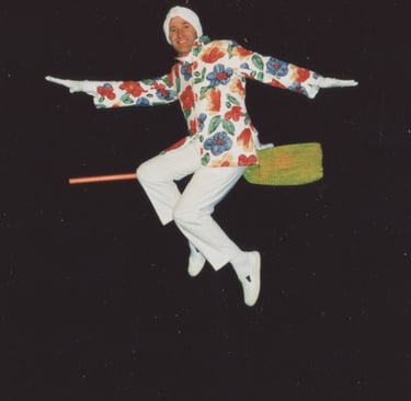 magicien-ou-sorcier-volant-sur-son-balai-fabuleux