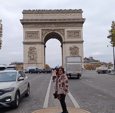 Woman at Arc de Tromp 