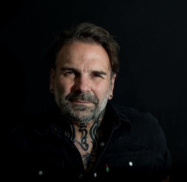 Mark L Everett - Narrator - Memoirs of a Real Crocodile Hunter