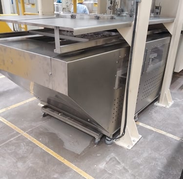 Peças metálicas dobradas com alta precisão por corte e dobra