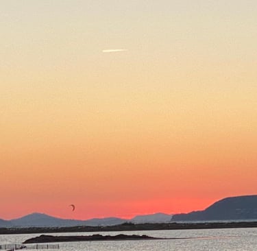 Couché de soleil sur la plage de l’almanarre