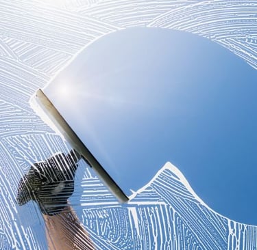 Fassaden-, Dach-, Fenster-, PV- und Pflastersteinreinigung von Easy-Sauber – gründlich, professionel
