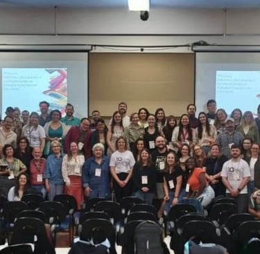 Fotografia coletiva da Fundação da RIECEdu, ocorrida em 24.11.2025