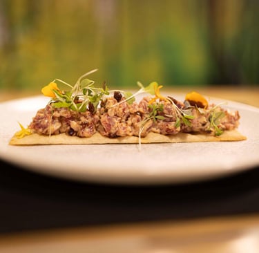 Tartar de salchichón con nuestro toque especial