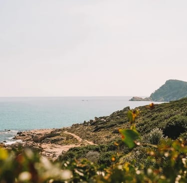 randonnée près de la mer en région PACA