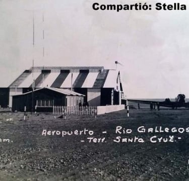 Antigua imagen del hangar del Aeroclub Río Gallegos, en la plataforma un Junker que operaba allí