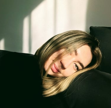 Simona Tiron fotograf profesionist din București România care organizează cereri în căsătorie