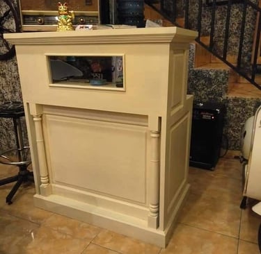 a small bar stool bali design with a mirror on the counter