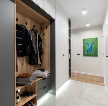 Luxury walk-in closet carpentry service in Gurugram