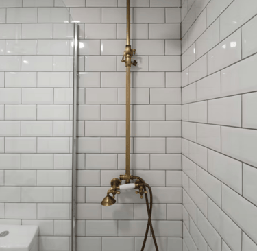 Rental property bathroom cleaning for tenant turnover in Durham Region