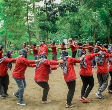 Suasana outbound seru dan penuh kekompakan bersama Sinergy Adventure