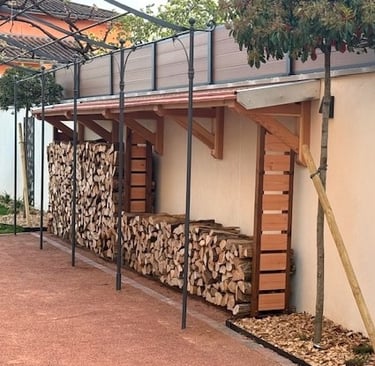 charpente abri bois de chauffage