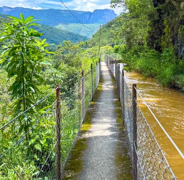 Cânion e passarela do Funil, em Santo Antonio do Salto