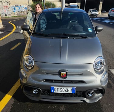 Foto do nosso carro alugado em Verona, na Itália