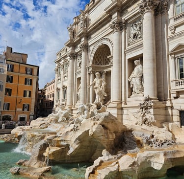 Foto tirada na Fontana de Trevi, em Roma