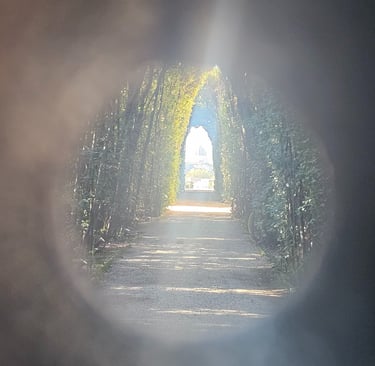 Foto tirada no Buraco da Fechadura, em Roma