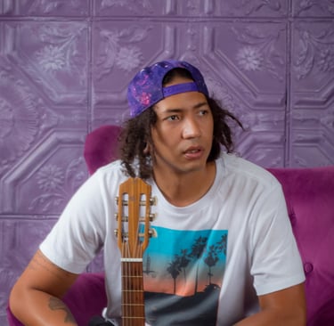 Click to access Coroncoro Social Media.